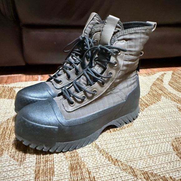 CONVERSE Chuck Taylor All Star Lugged 2.0 Counter Climate
Men’s 7, women’s 9 - Picture 3 of 8